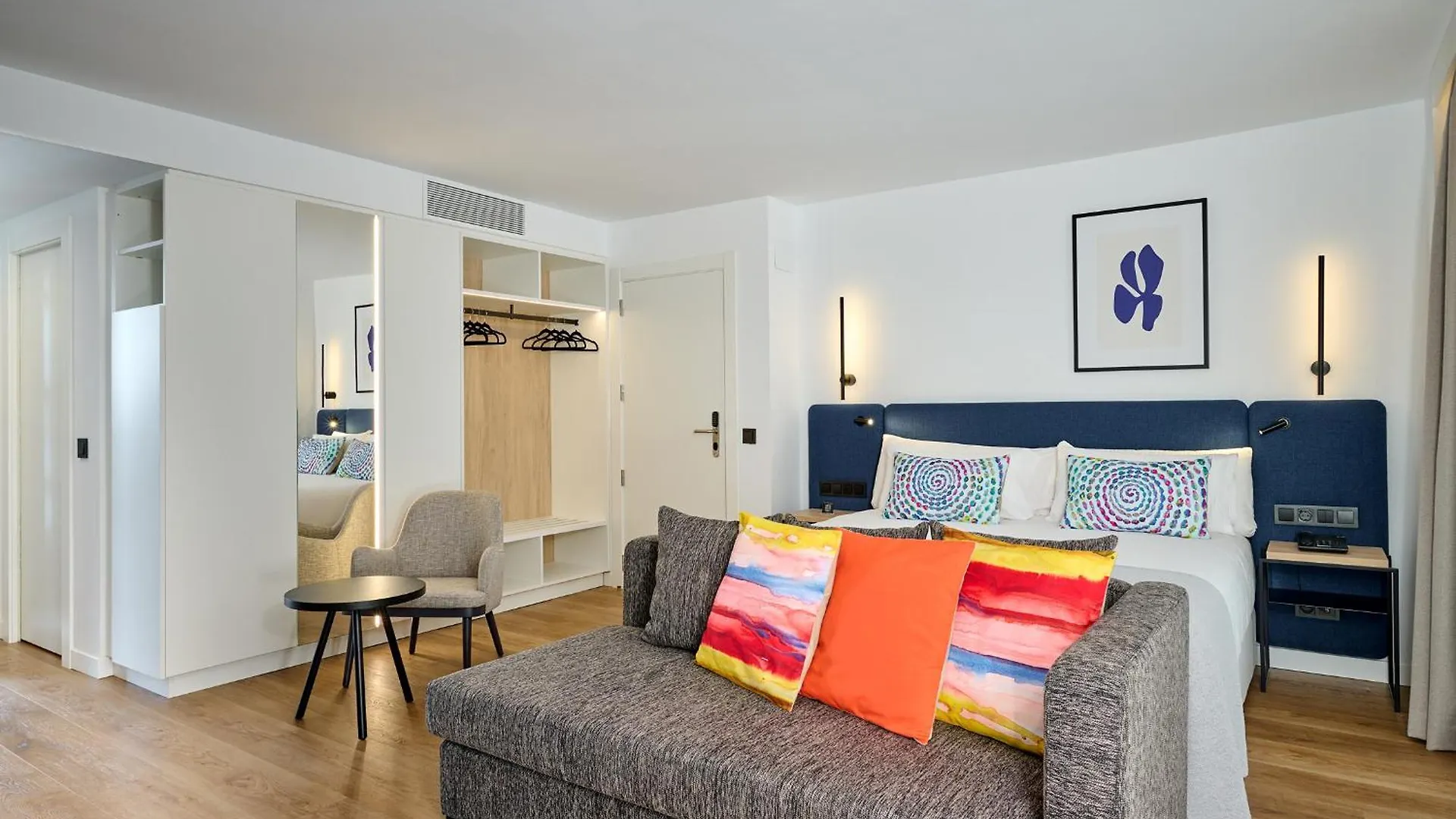 Apartamentos Luna Suites Granada 0*,  Španělsko