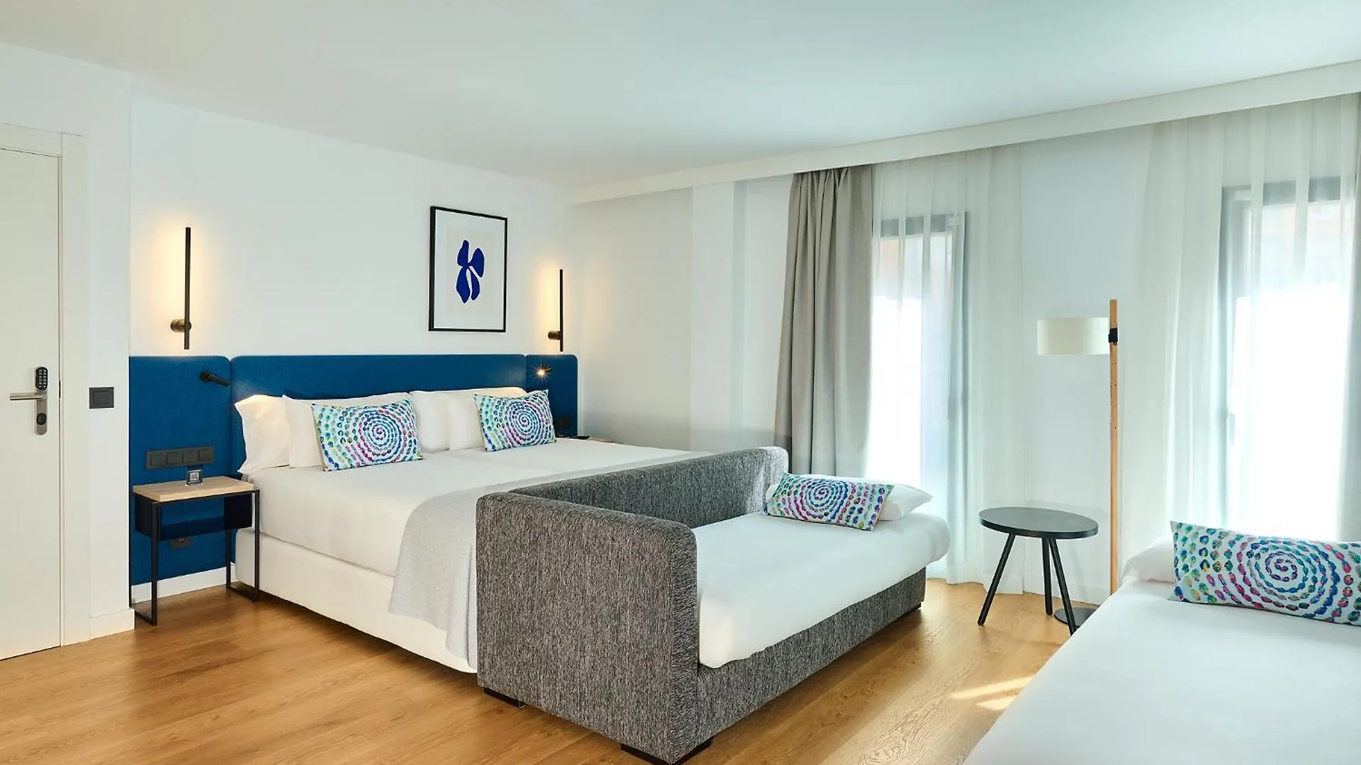 Apartment Apartamentos Luna Suites Granada Spain